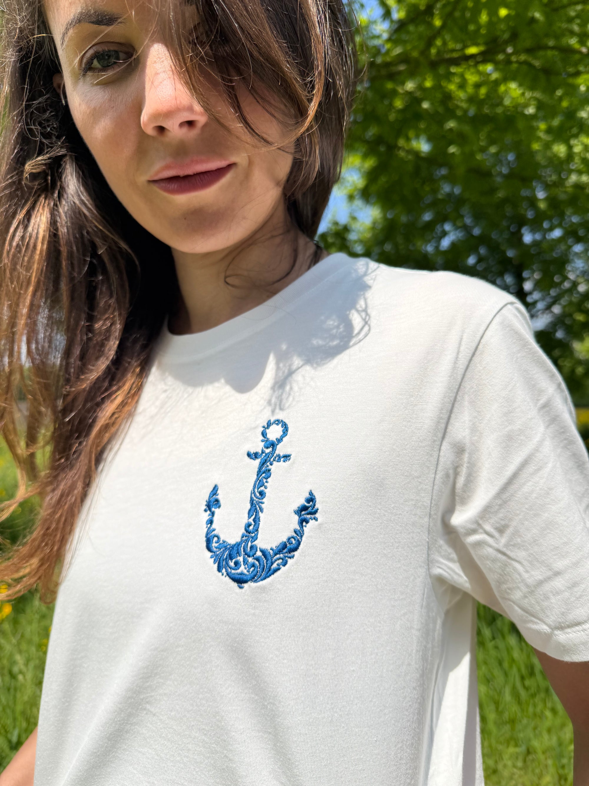 “Baroque Anchor” embroidered T-shirt