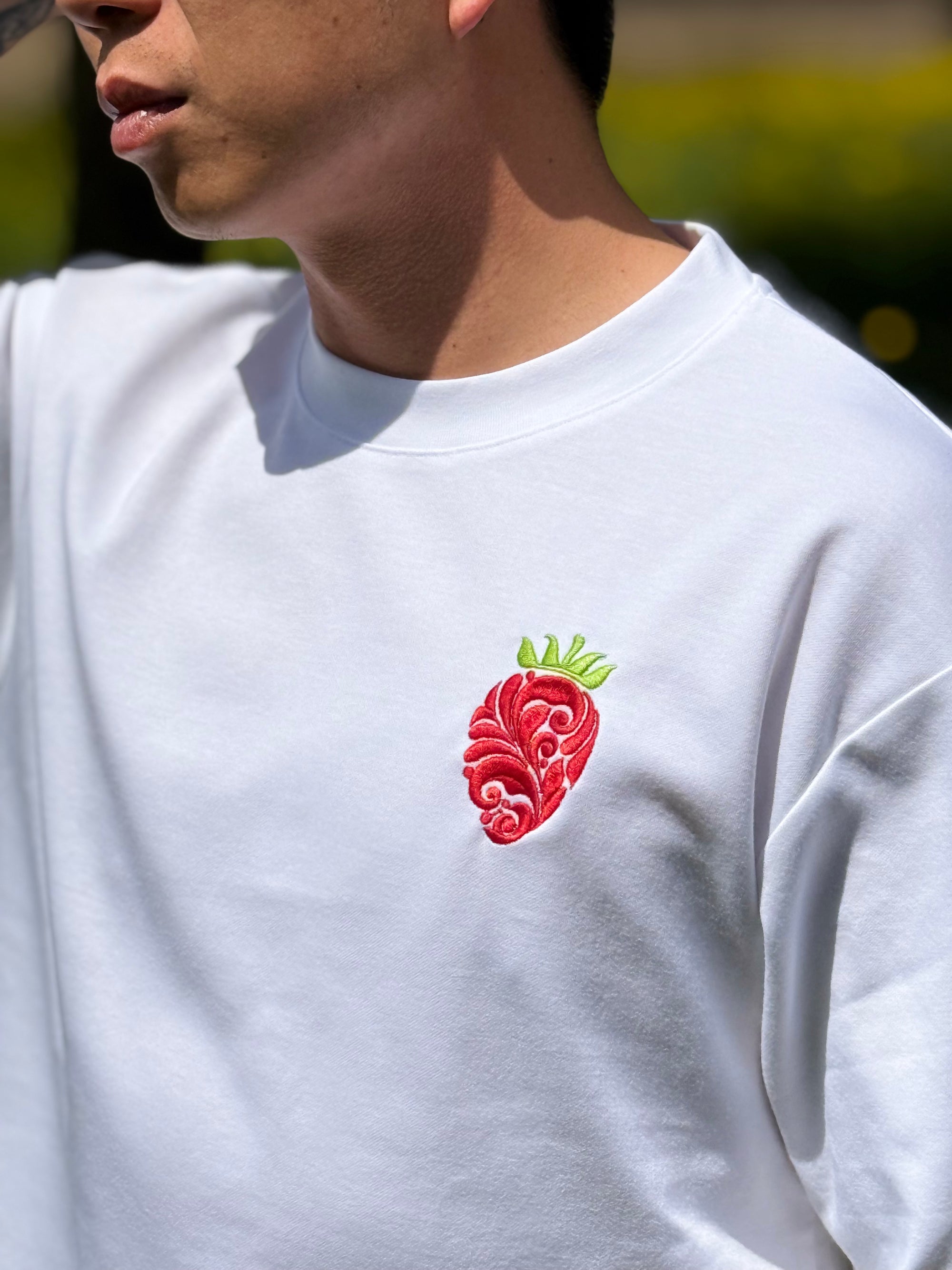T-shirt brodé – Fruit du démon Fraise