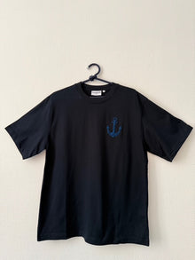 “Baroque Anchor” embroidered T-shirt