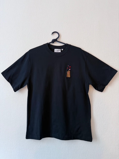 The "Love Cat Paw" T-shirt