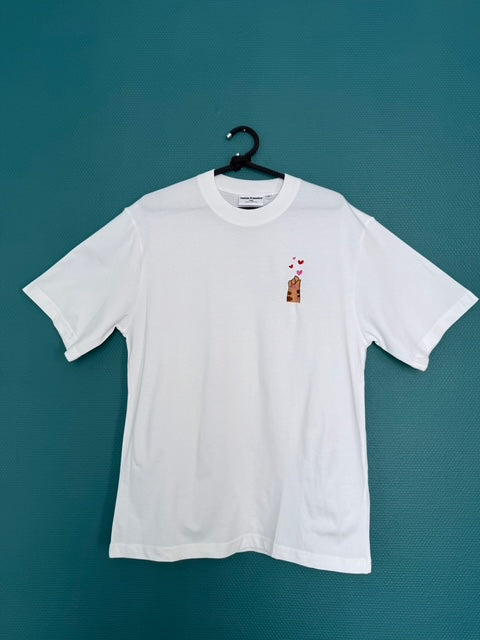 The "Love Cat Paw" T-shirt