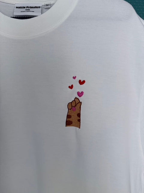 The "Love Cat Paw" T-shirt